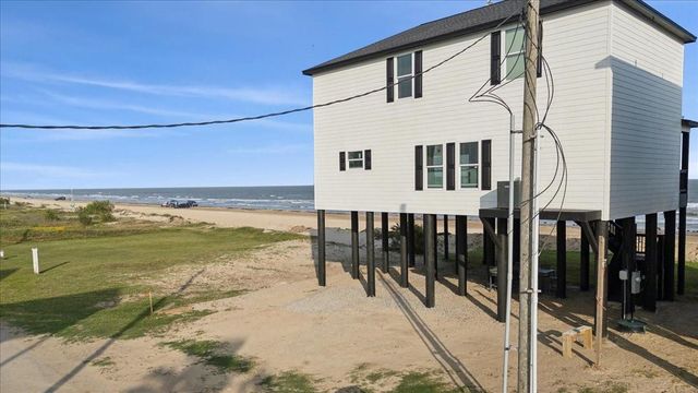 1326 Emerald Drive, Crystal Beach, TX 77650