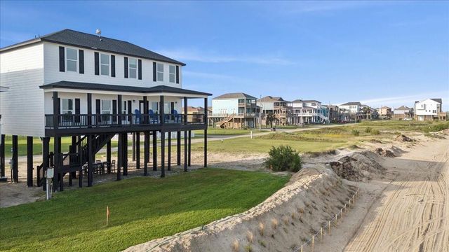 1326 Emerald Drive, Crystal Beach, TX 77650