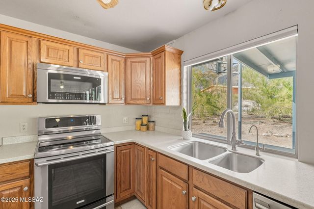 6556 N Burro Creek Place, Tucson, AZ 85718