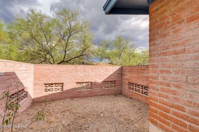 6556 N Burro Creek Place, Tucson, AZ 85718