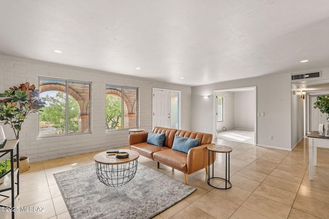 6556 N Burro Creek Place, Tucson, AZ 85718