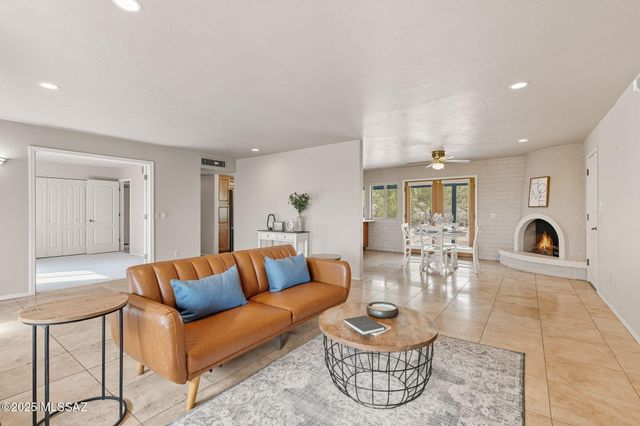 6556 N Burro Creek Place, Tucson, AZ 85718