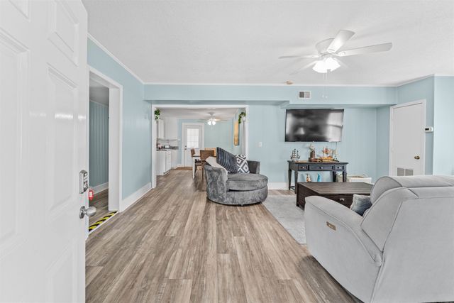 406 43rd Ave. S, North Myrtle Beach, SC 29582