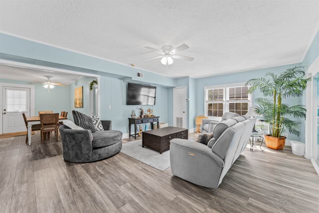 406 43rd Ave. S, North Myrtle Beach, SC 29582