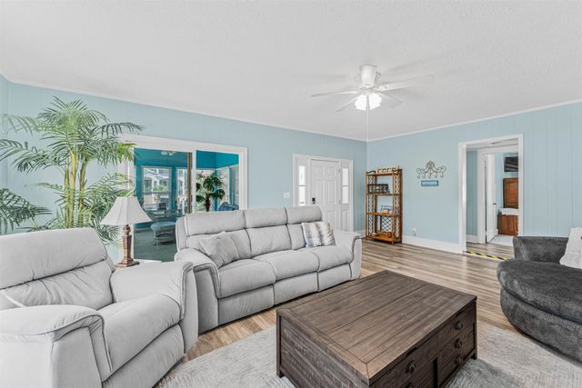 406 43rd Ave. S, North Myrtle Beach, SC 29582