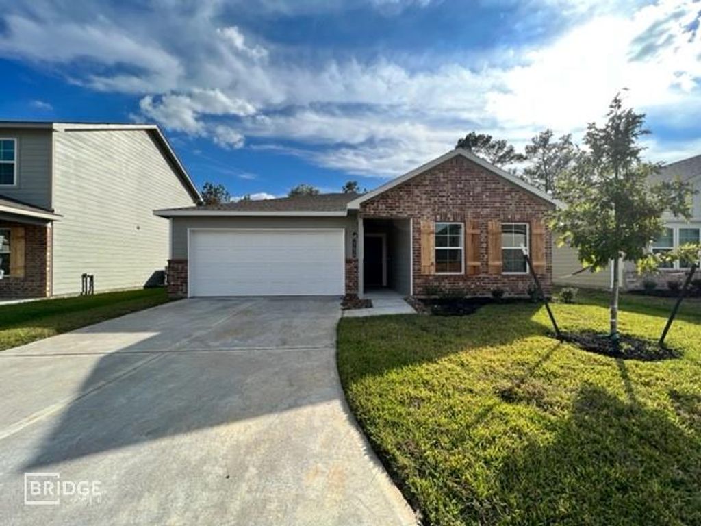 17636 Cedar Crest Drive, Conroe, TX 77306