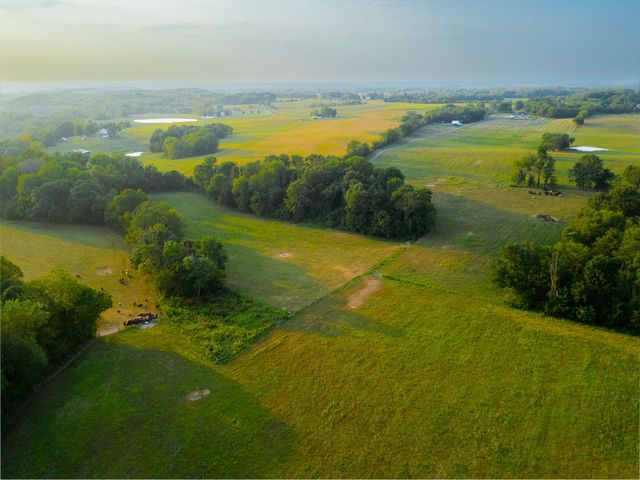 1074 Pair Six Dr, Springfield, TN 37172
