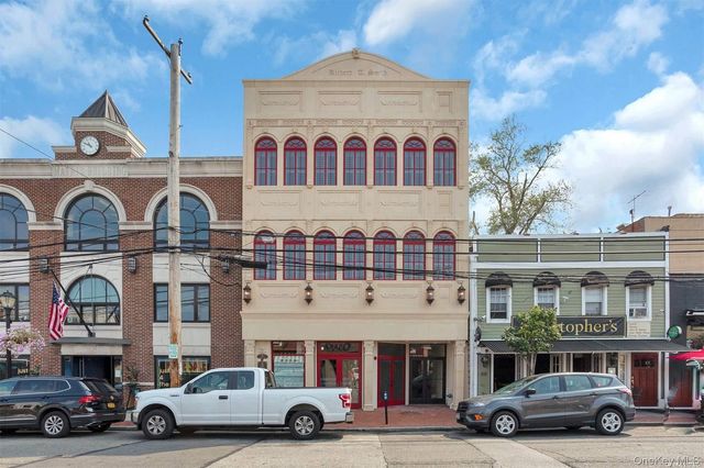 10 Wall Street 2, Huntington, NY 11743