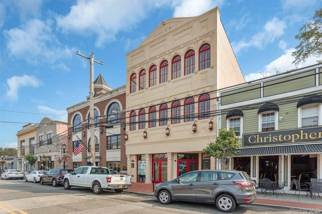 10 Wall Street 2, Huntington, NY 11743