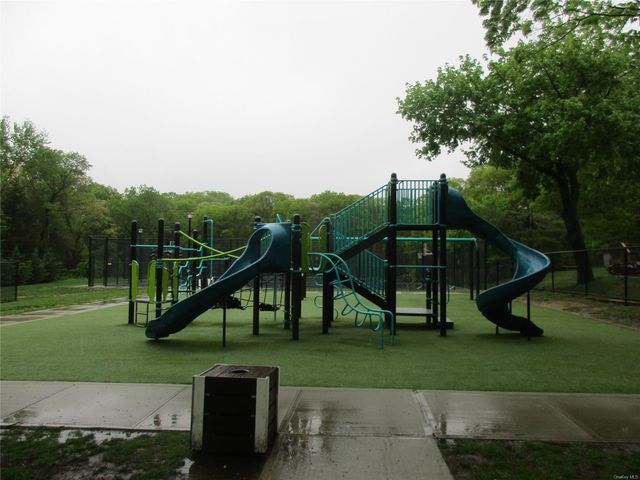 29 Bayberry Lane, Smithtown, NY 11787