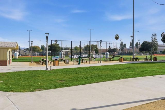 607 Arcadia Terrace 204, Sunnyvale, CA 94085