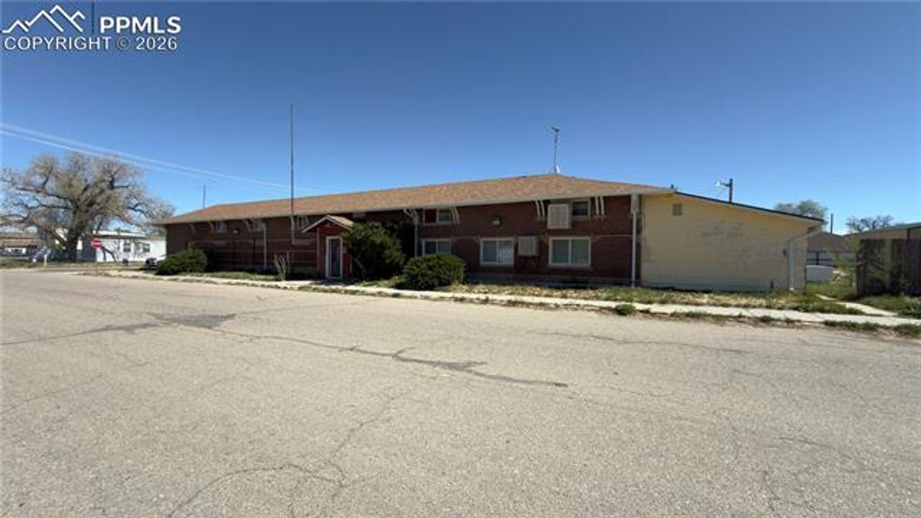664 2nd Avenue, Deer Trail, CO 80105 — photo 2