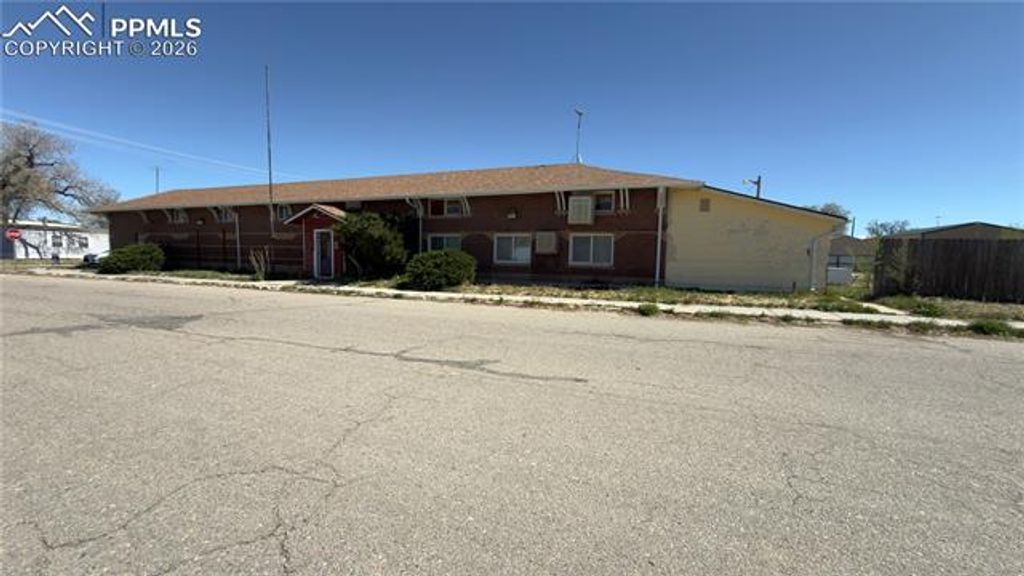 664 2nd Avenue, Deer Trail, CO 80105 — photo 4