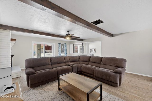 700 Sundown Court, Las Cruces, NM 88011