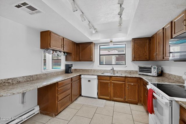 700 Sundown Court, Las Cruces, NM 88011