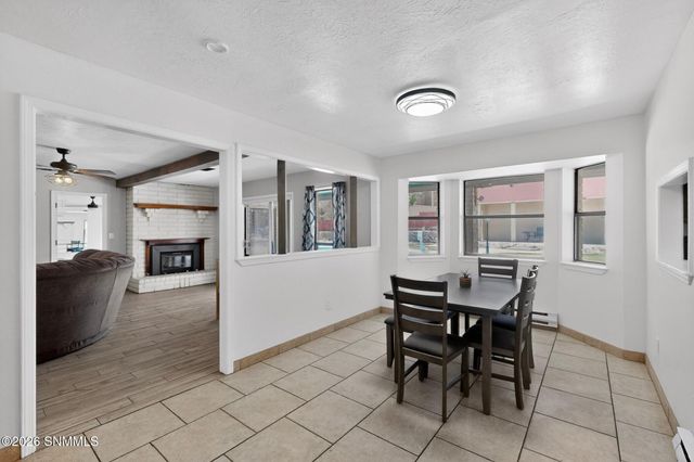 700 Sundown Court, Las Cruces, NM 88011