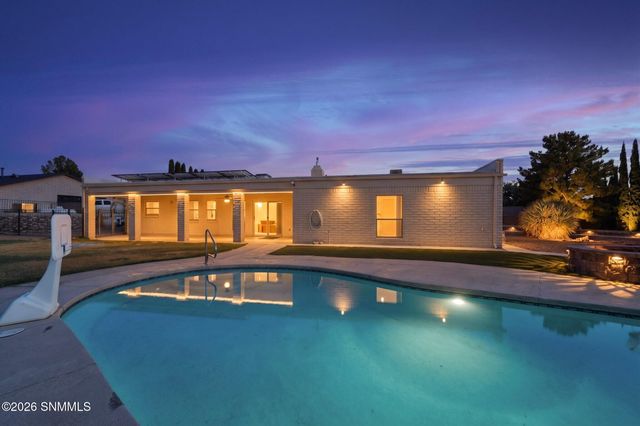 700 Sundown Court, Las Cruces, NM 88011