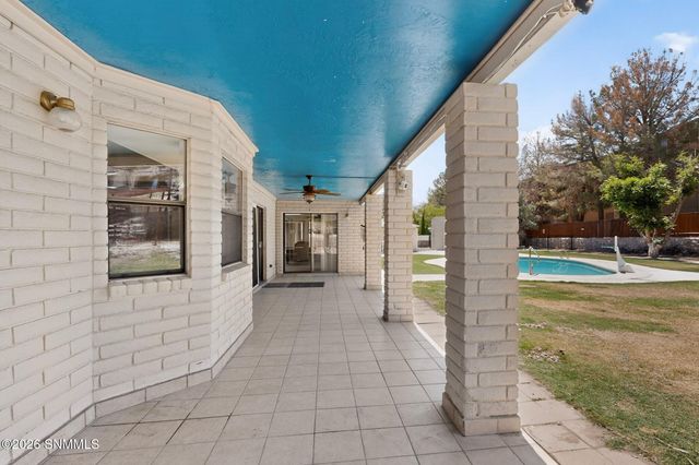 700 Sundown Court, Las Cruces, NM 88011