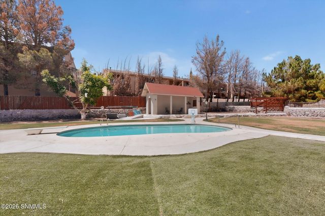 700 Sundown Court, Las Cruces, NM 88011