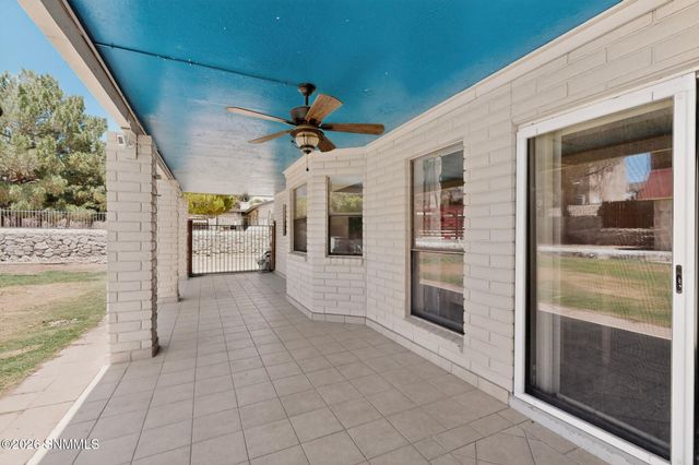 700 Sundown Court, Las Cruces, NM 88011
