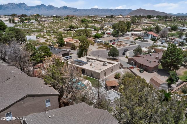 700 Sundown Court, Las Cruces, NM 88011