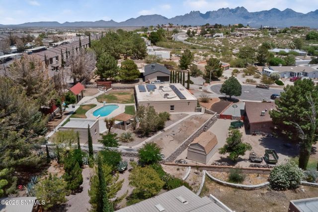 700 Sundown Court, Las Cruces, NM 88011