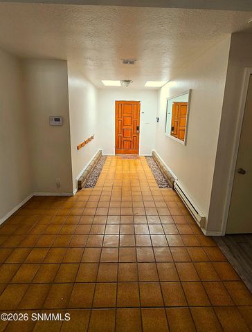 700 Sundown Court, Las Cruces, NM 88011