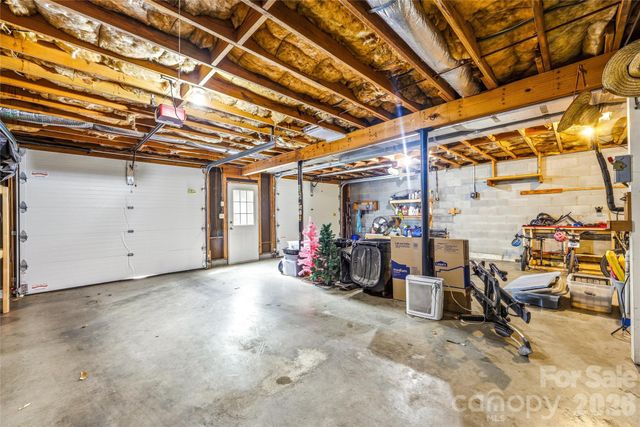 32 W Ashley Place, Etowah, NC 28729