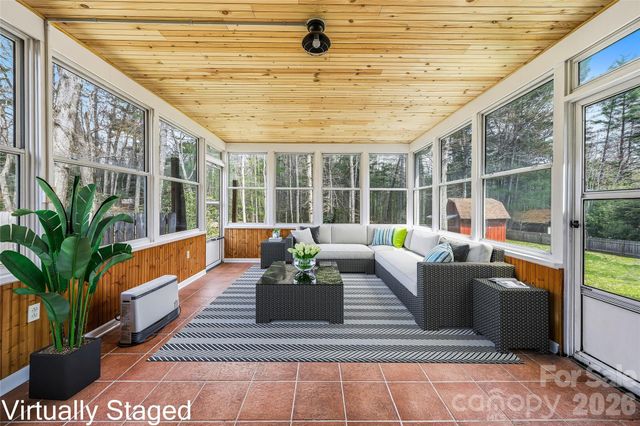 32 W Ashley Place, Etowah, NC 28729