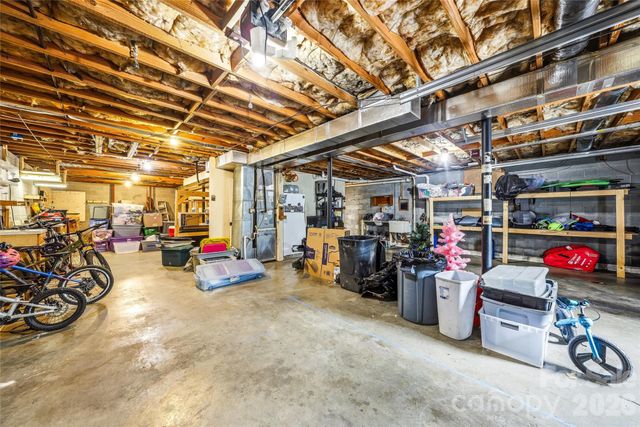 32 W Ashley Place, Etowah, NC 28729