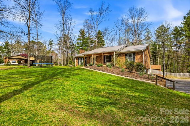 32 W Ashley Place, Etowah, NC 28729