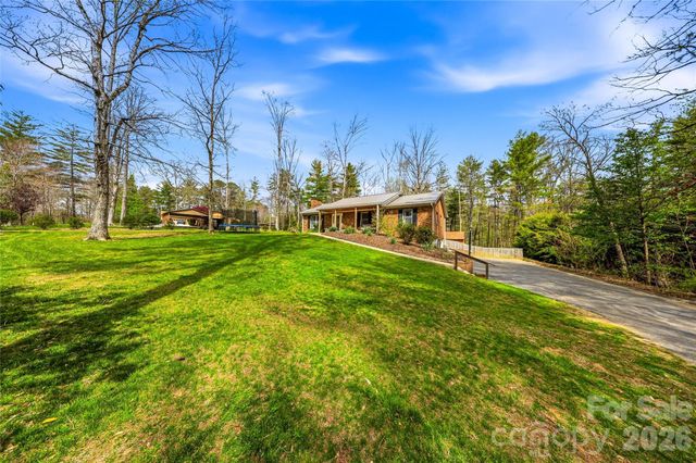 32 W Ashley Place, Etowah, NC 28729