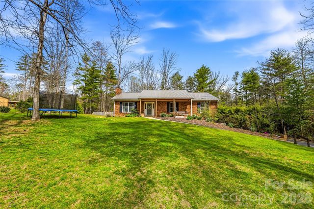 32 W Ashley Place, Etowah, NC 28729