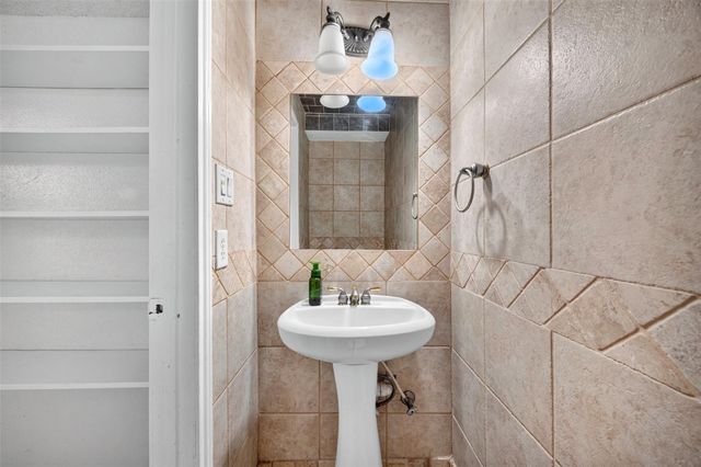 12606 Newbrook Drive, Houston, TX 77072