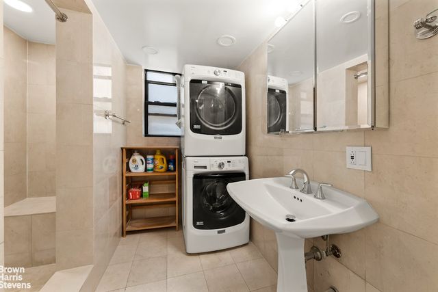 54 W 74th St Apt 210, New York City, NY 10023