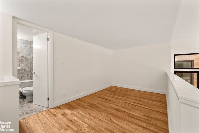 54 W 74th St Apt 210, New York City, NY 10023