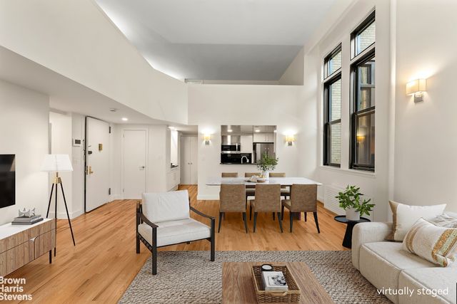 54 W 74th St Apt 210, New York City, NY 10023