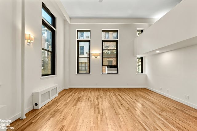 54 W 74th St Apt 210, New York City, NY 10023