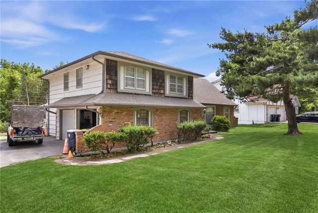 8615 E 89th Street, Kansas City, MO 64138