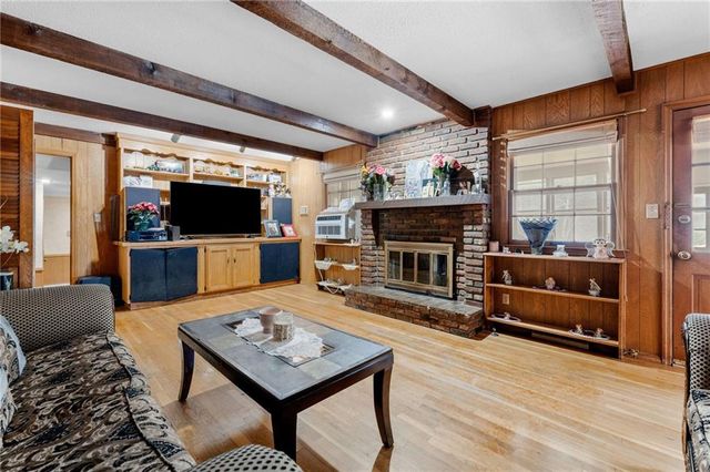 8615 E 89th Street, Kansas City, MO 64138