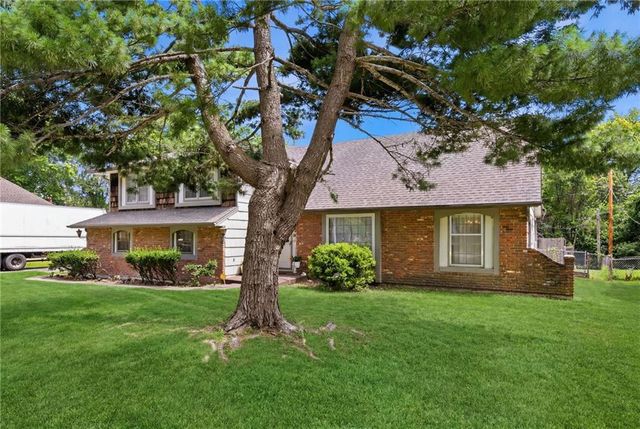 8615 E 89th Street, Kansas City, MO 64138