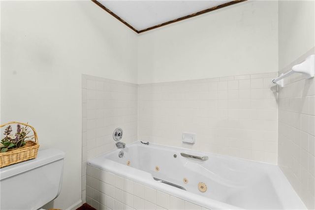 8615 E 89th Street, Kansas City, MO 64138