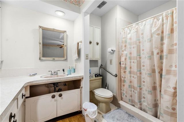 8615 E 89th Street, Kansas City, MO 64138