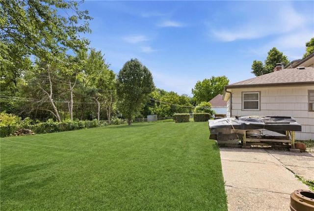 8615 E 89th Street, Kansas City, MO 64138