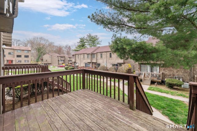 21 Towne House Road 21, Hamden, CT 06514