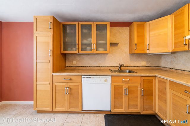 21 Towne House Road 21, Hamden, CT 06514