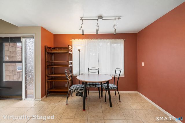 21 Towne House Road 21, Hamden, CT 06514