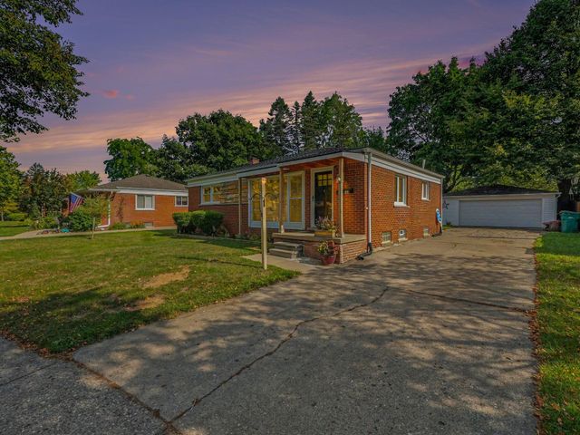 138 Pleasant Ridge Drive, Saline City, MI 48176