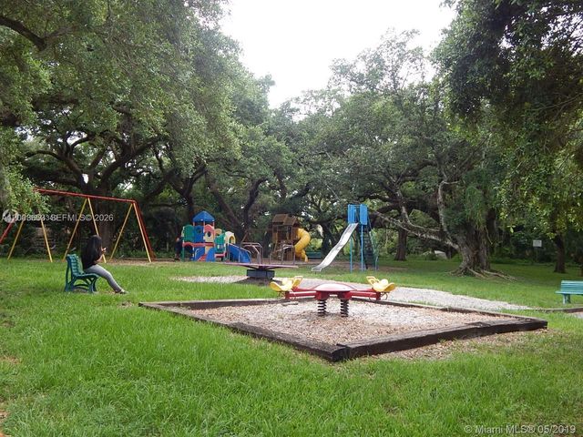 1701 Whitehall Dr 403, Davie, FL 33324