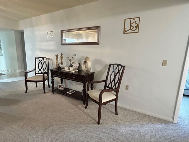 1701 Whitehall Dr 403, Davie, FL 33324